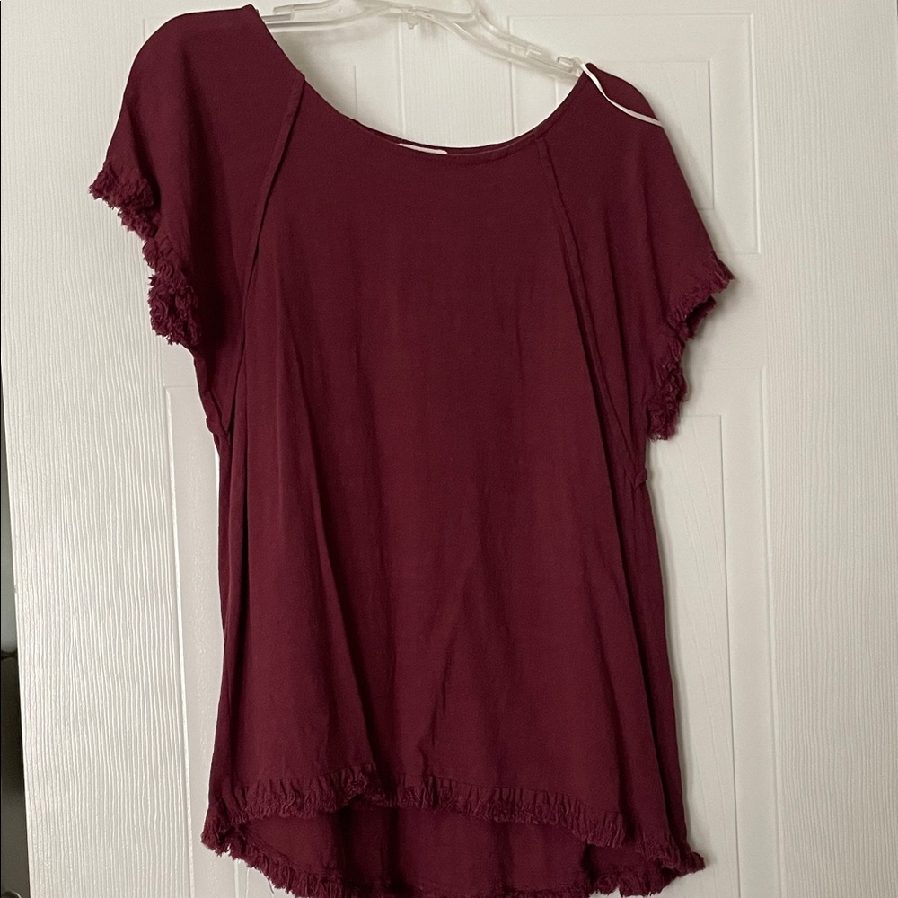 Umgee Short Sleeve Scoop Neck Fringe Hem Top - Burgundy